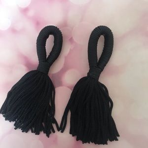 ❣️6/$20❣️ Black tassel earrings
